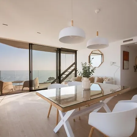 Apartment Modern Sea Front Jacuzzi Blue Sky *